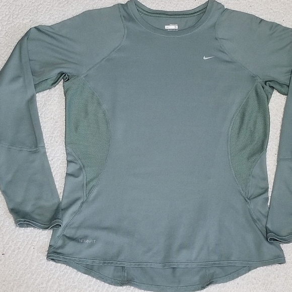 NikeFit Dry Stretchy Fitted Sage Green Vented  Base Layer Top- Nike+ Size Small - Picture 1 of 11